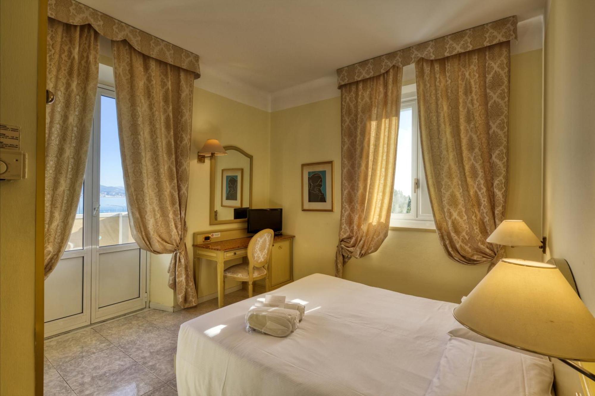 Ena Hotel Arenzano Bagian luar foto